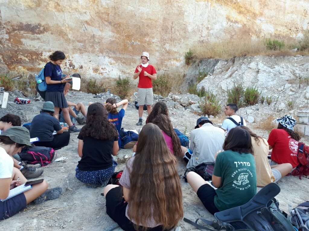 קורס גאולוגיה בטבע של מחלקת הכשרה של החברה להגנת הטבע 