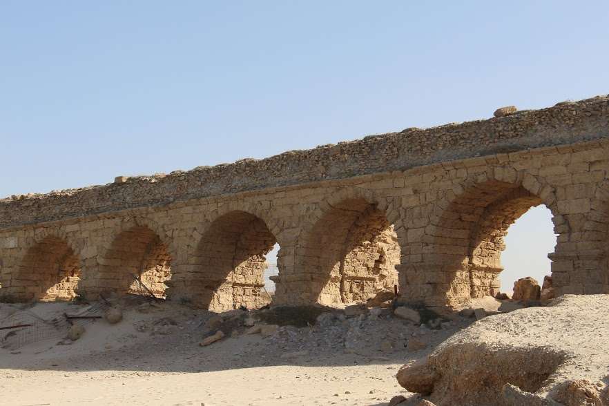 חוף הקשתות בקיסריה. מקטע 16 בשביל ישראל