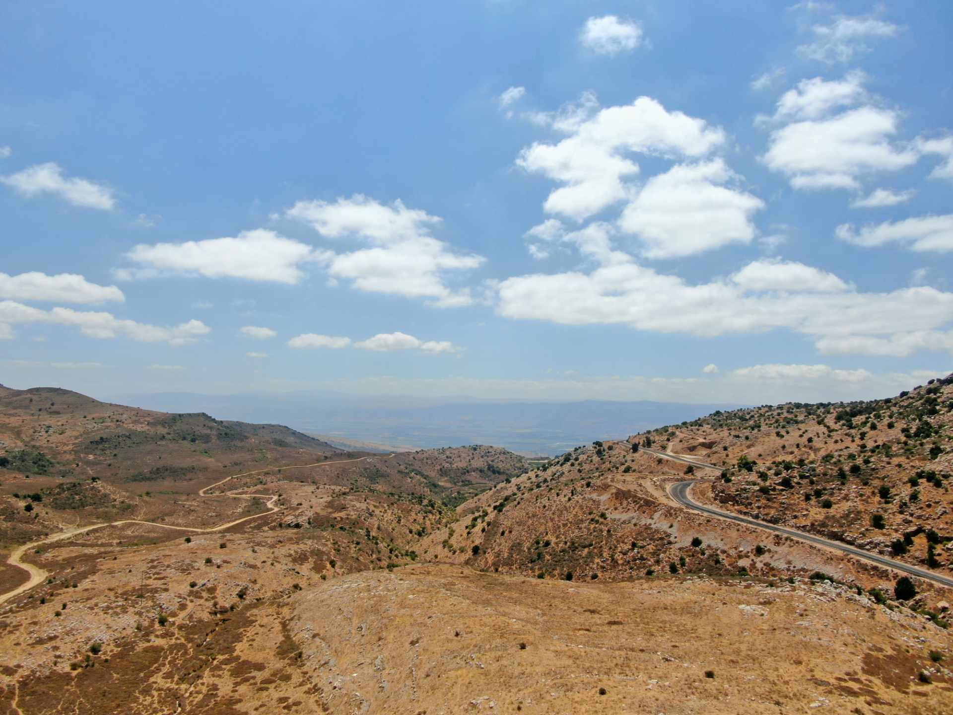 צילום אווירי של הר קטע