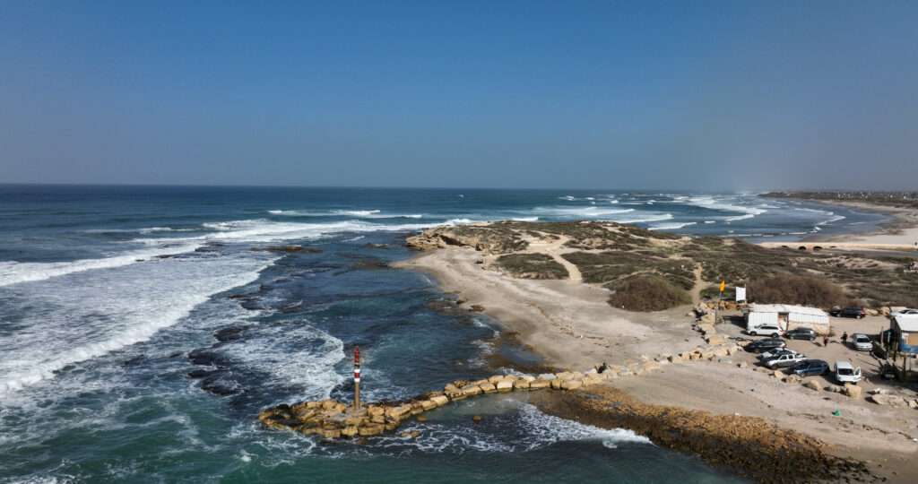 מעגן מיכאל, ג'אסר וחוף הקשתות. 