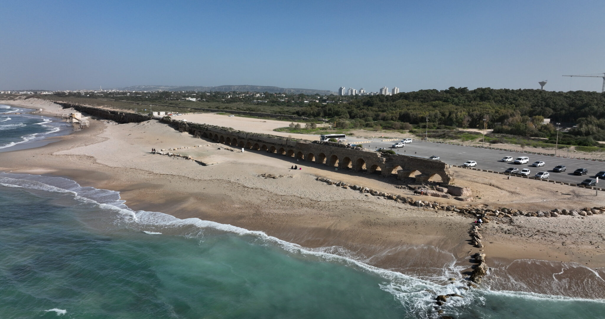 מעגן מיכאל, ג'אסר וחוף הקשתות.