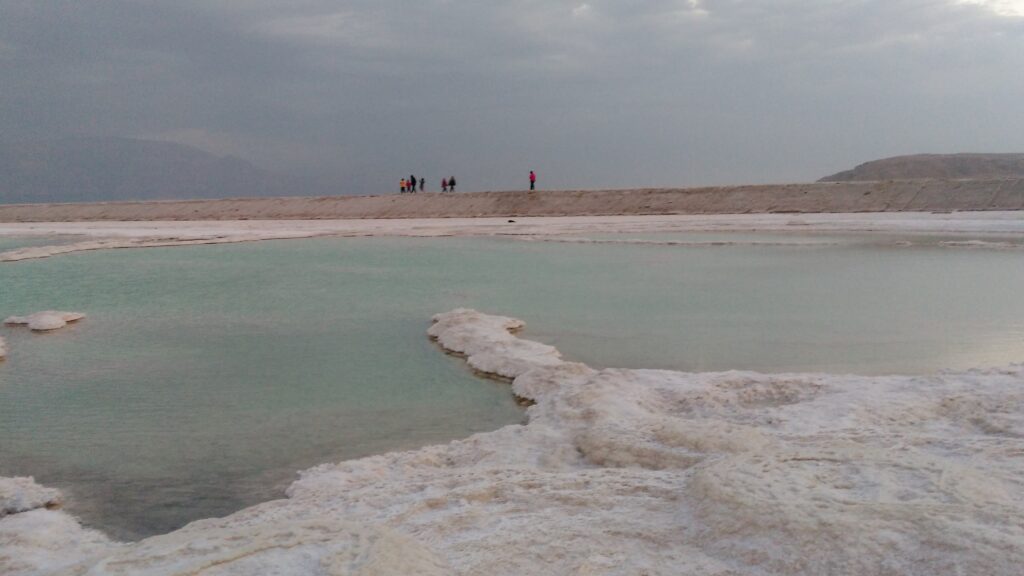 בריכת מלח בים המלח 