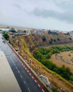 כפר ראג'ר ברקע החצבני