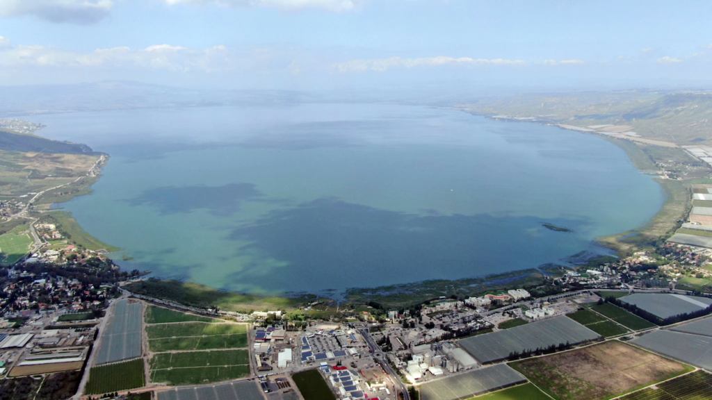 הכנרת במבט על מכיוון דרום 