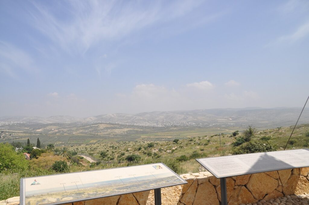 תצפית ממצפור אמנון ליפקין שחק בגבעת הברושים 