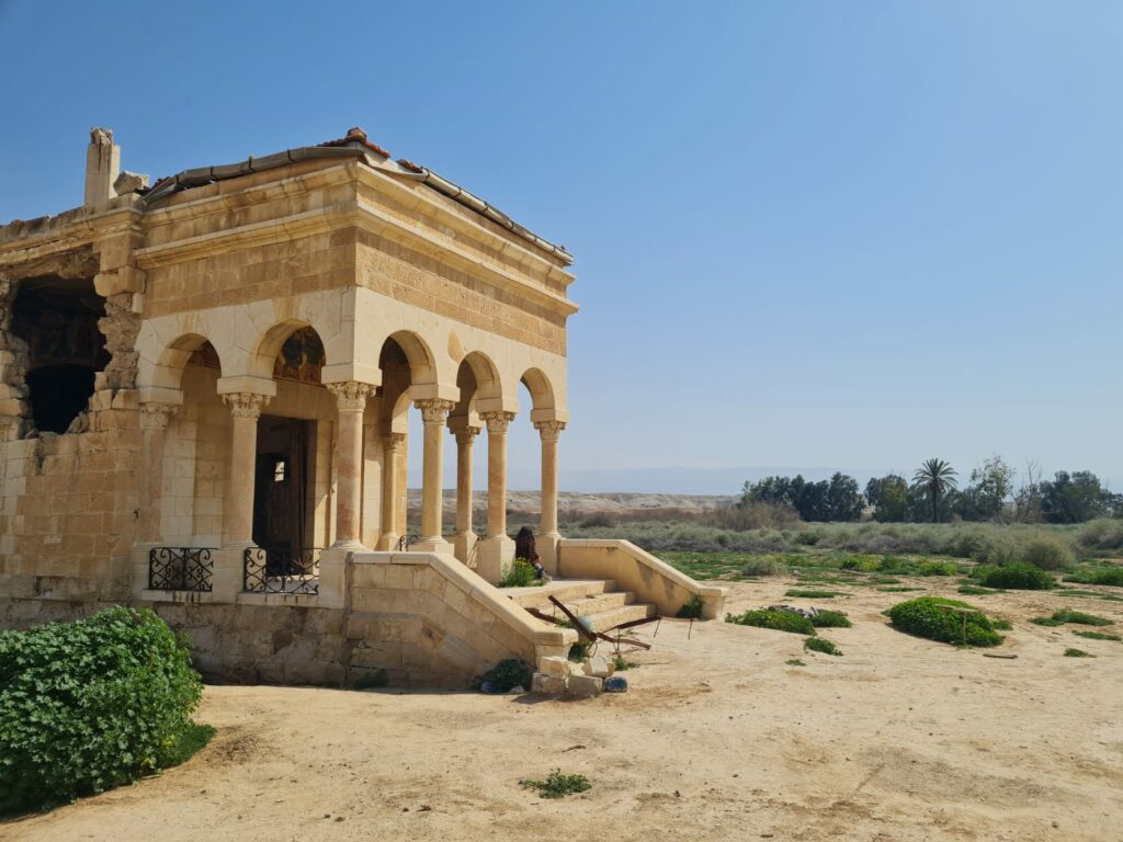 מנזר בארץ המנזרים, שפך הירדן