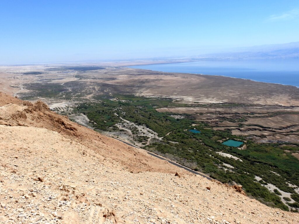 עיינות צוקים ומצוק העתקים 