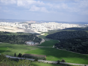 בית שמש במבט מתל עזקה