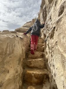 מטיילים בשמורת טבע עין עבדת