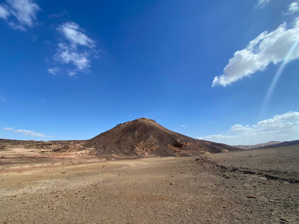 גבעת חרוט במכתש רמון 
