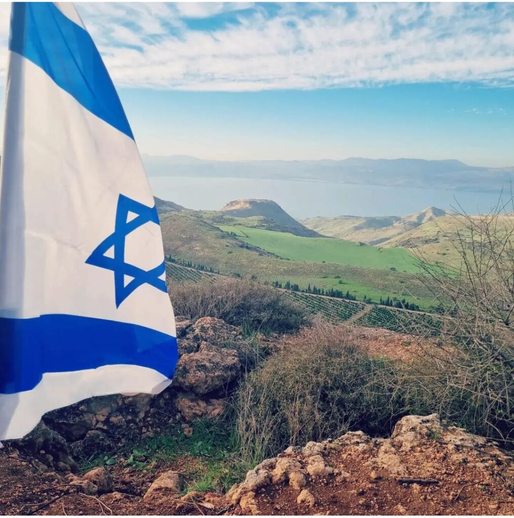 תמונה של דגל ישראל בתצפית ממצפור סוסיתא 