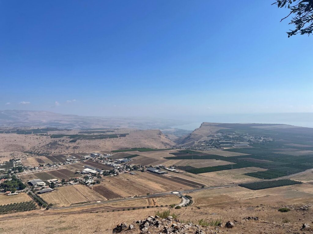 תצפית מקרני חיטין לכיוון הכינרת והחרמון