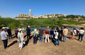 השקת מדריך להקמת אתרי טבע עירוני בעמק הצבאים בירושלים