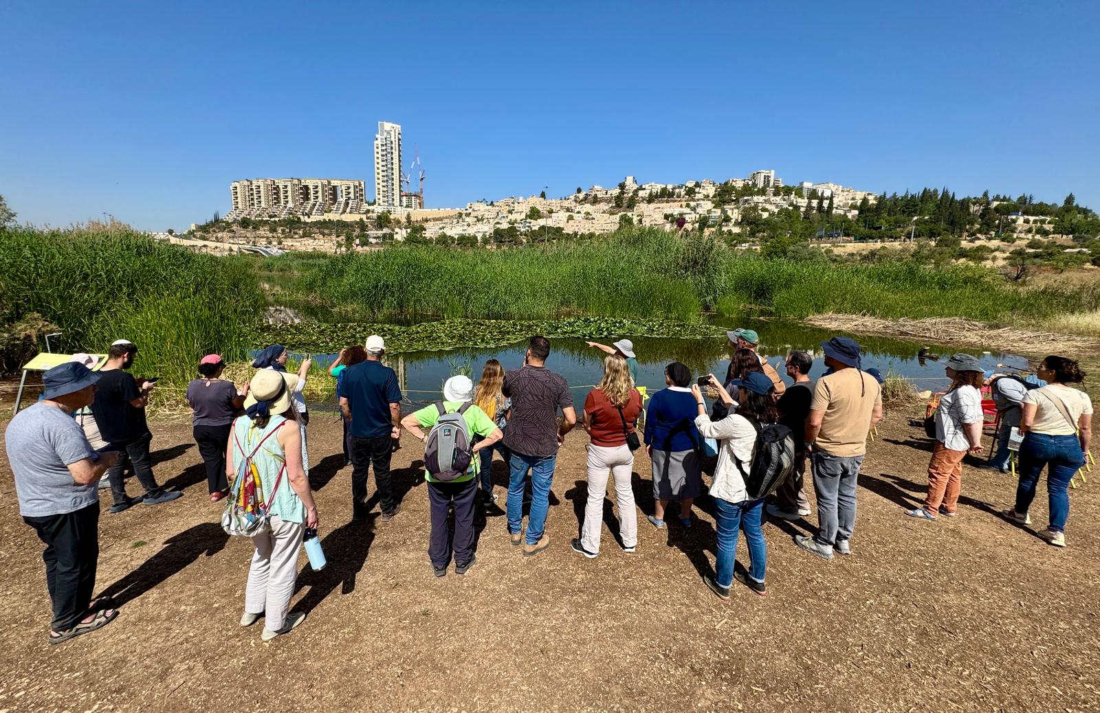 השקת מדריך להקמת אתרי טבע עירוני בעמק הצבאים בירושלים