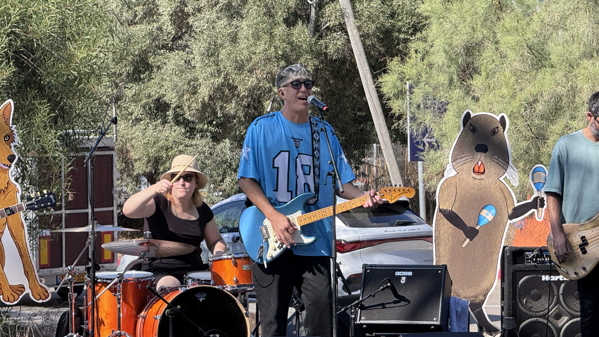 שחר אבן צור אגדה חיה בהופעה במעגן מיכאל