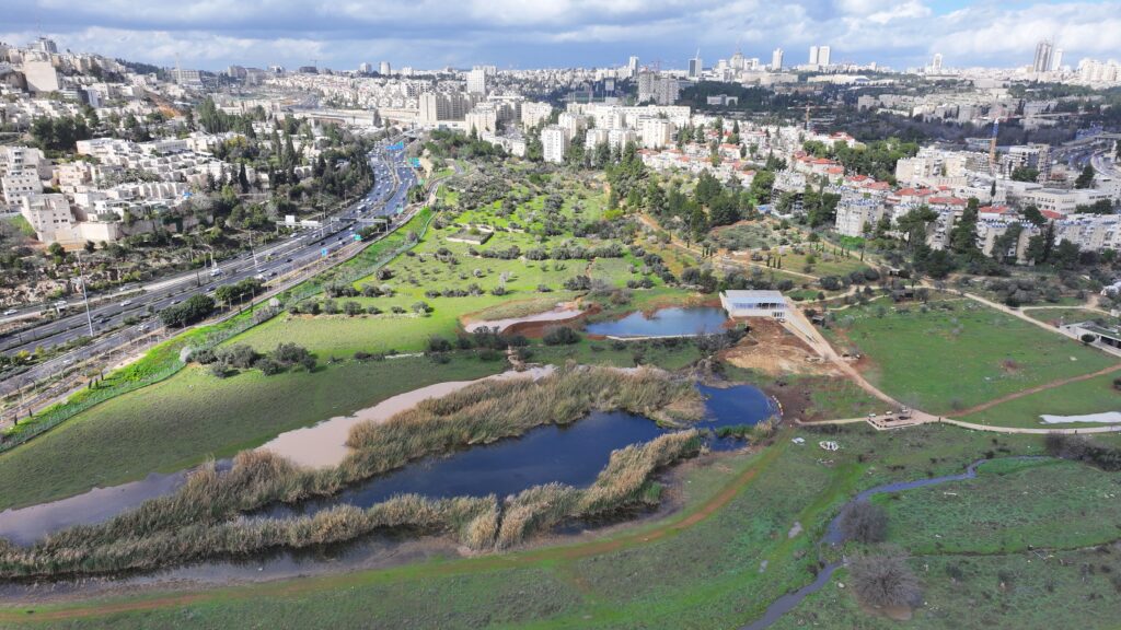 צילום רחפן של עמק הצבאים 