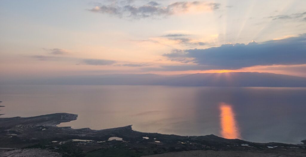 זריחה ממצוקי דרגות בים המלח